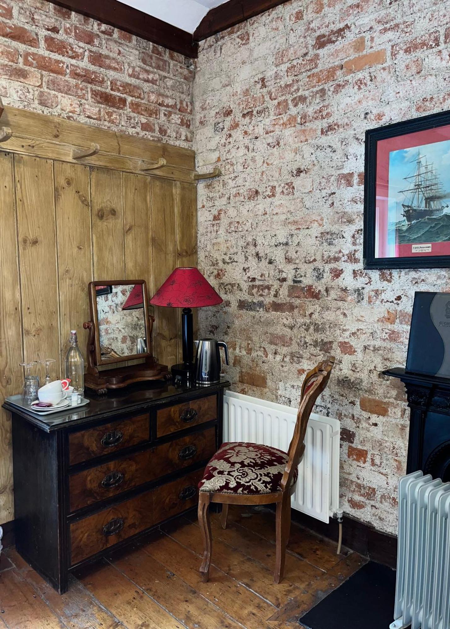 Clone Country House Aughrim Bagian luar foto The interior of the old school house